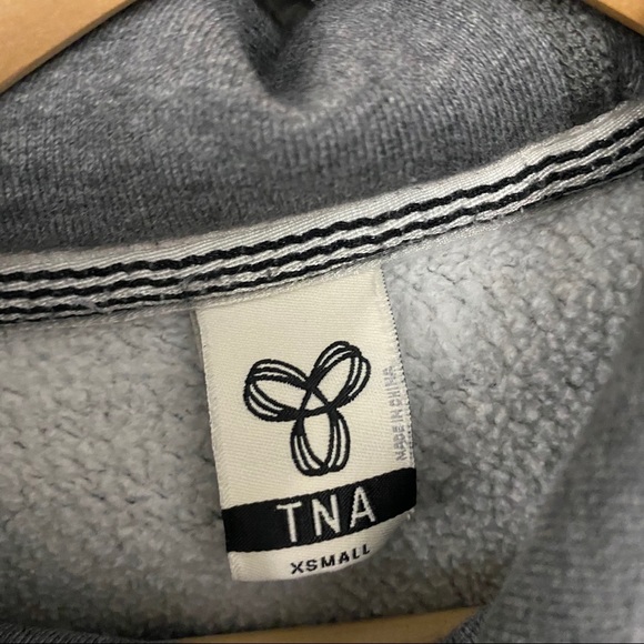 Aritzia TNA Hoodie - Picture 3 of 9